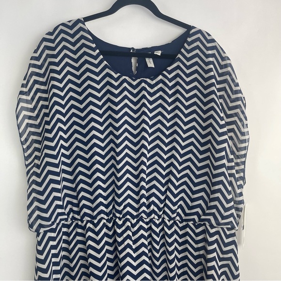 Tacera Chiffon Chevron Dress Size 3X - Picture 2 of 6